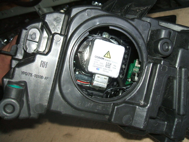 Jaguar - XK - Coupe - (2006 - 2011) - Oświetlenie / Lampa przednia  prawa Bixenon