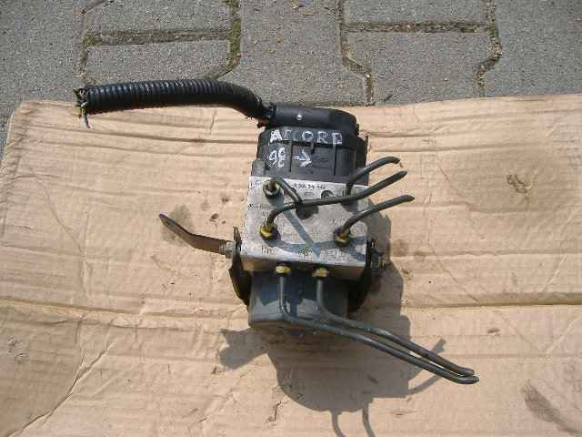 Honda - Accord - 4 drzwi - (1998 - 2001) - Hamulce / Pompa ABS