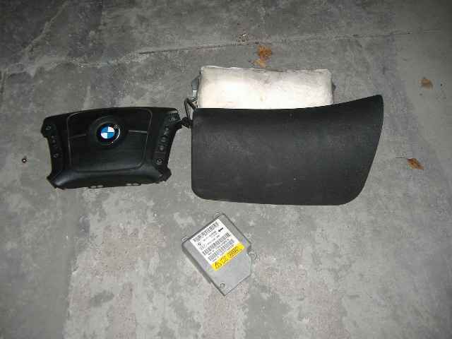 BMW - Seria 5 - E39 - Kombi - (2000 - 2004) - Poduszki / Komplet