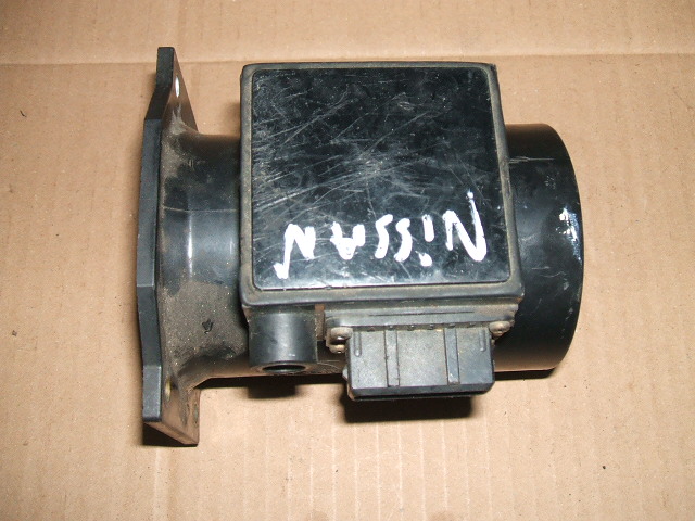 Nissan - Primera - 4 drzwi - (2002 - 2005) - Filtry / Przepływomierz powietrza