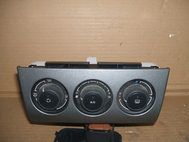 Peugeot - 308 - 5 drzwi - (2007 - 2011) - Wnętrze / Włącznik nawiewu