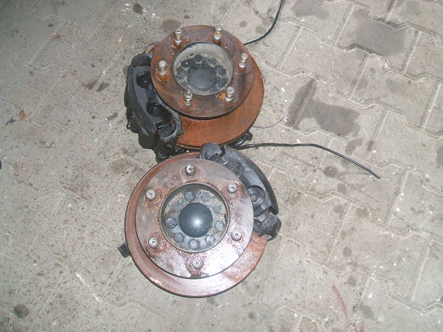 Iveco - Turbo Daily - (2011 - 2014) - Zawieszenie / Zwrotnica lewa