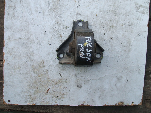 Hyundai - Tucson - (2004 - 2010) - Silnik / Poduszki/Łapy