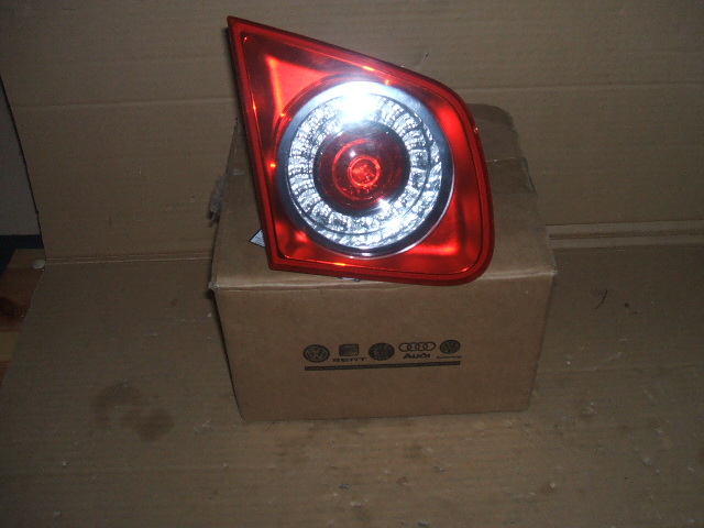 Volkswagen - Jetta - (2005 - 2011) - Oświetlenie / Lampa tylna lewa wewnętrzna