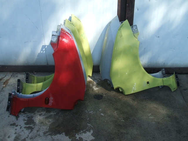 Renault - Twingo - (1998 - 2000) - Karoseria / Błotnik przedni prawy