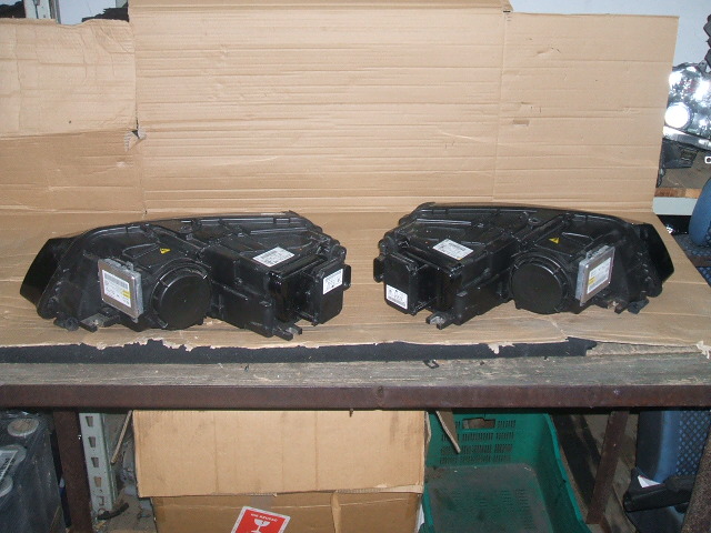 Audi - A8 - (2010 - 2013) - Oświetlenie / Lampa przednia  prawa Bixenon