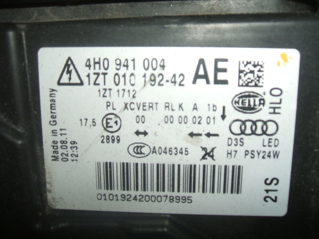 Audi - A8 - (2010 - 2013) - Oświetlenie / Lampa przednia  prawa Bixenon