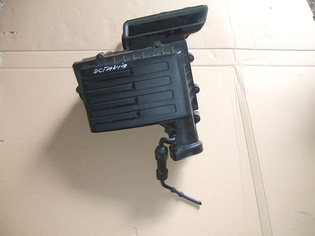 Skoda - Octavia - (2013-) - Filtry / Obudowa filtra powietrza