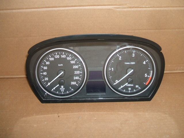 BMW - X1 - (2012 - 2015) - Wnętrze / Zestaw liczników