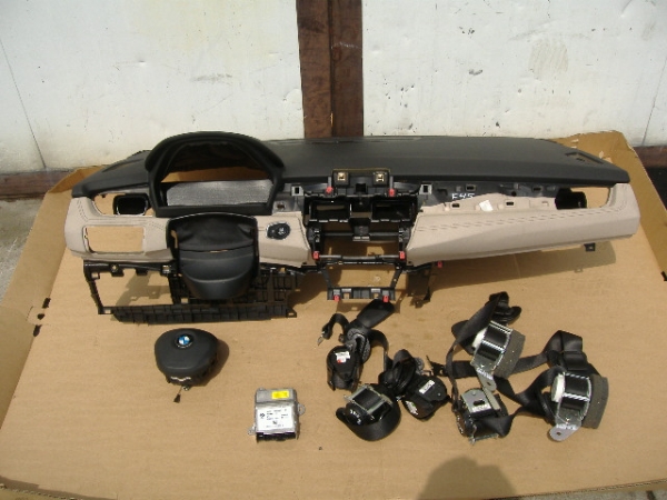 BMW - Seria 2 - F45 - (2014-) - Poduszki / Komplet