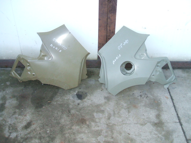 Toyota - Auris - 5 drzwi - (2007 - 2010) - Karoseria / Błotnik tylny prawy