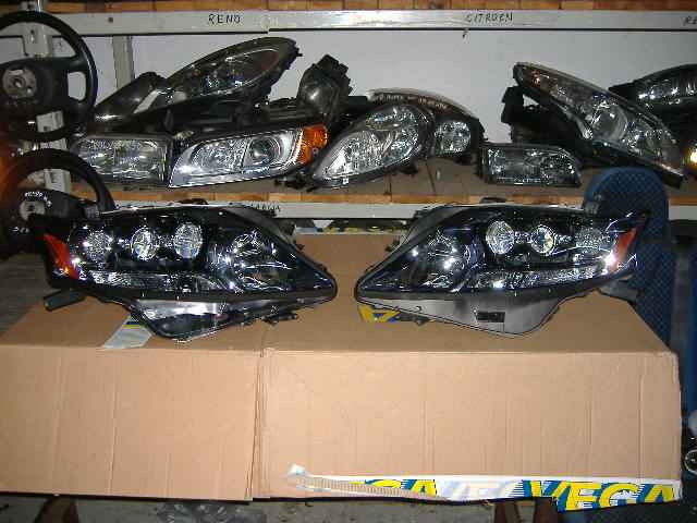 Lexus - RX - (2008 - 2012) - Oświetlenie / Lampa przednia  prawa Bixenon