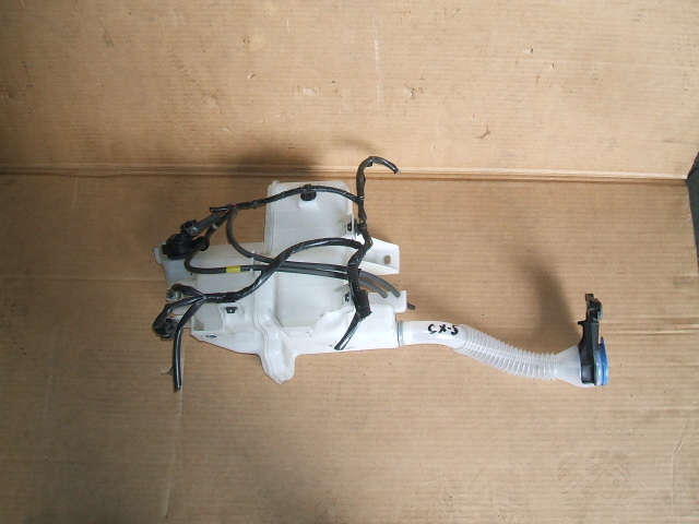 Mazda - CX 5 - (2015-) - Osprzęt / Zbiorniczek spryskiwaczy