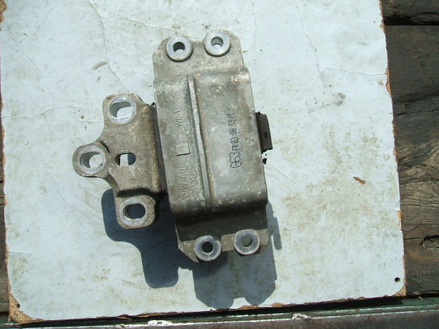 Skoda - Octavia - Kombi - (2006 - 2008) - Silnik / Poduszki/Łapy