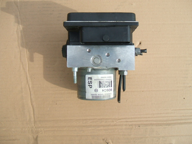 Fiat - 500 L - (2012-) - Hamulce / Pompa ABS