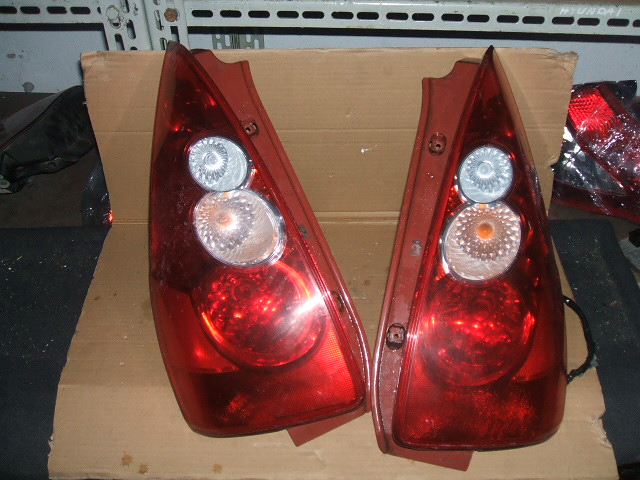 Mazda - 5 - (2005 - 2008) - Oświetlenie / Lampa tylna lewa