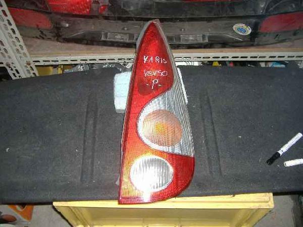 Toyota - Yaris Verso - (1999 - 2003) - Oświetlenie / Lampa tylna  prawa