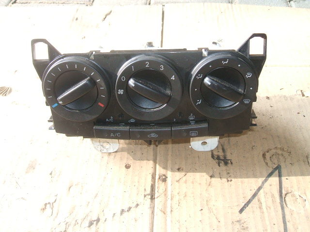 Mazda - 5 - (2008 - 2010) - Wnętrze / Panel klimatyzacji