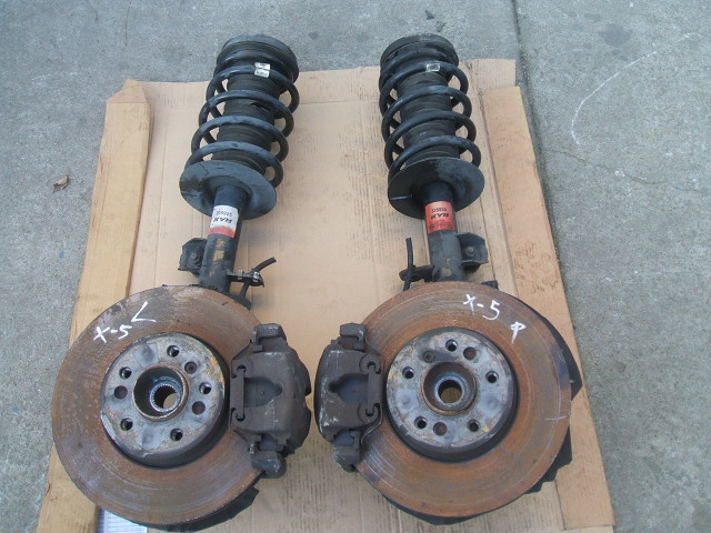 BMW - X5 - (2003 - 2006) - Zawieszenie / Zwrotnica prawa