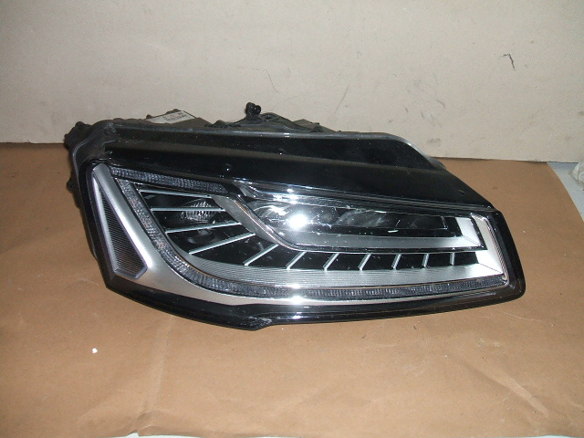 Audi - A8 - (2013-) - Oświetlenie / Lampa przednia  prawa Bixenon