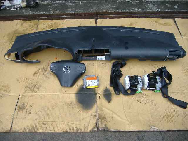 Mercedes-Benz - C-Klasa - C203 - Sportcoupe - (2004 - 2008) - Poduszki / Komplet