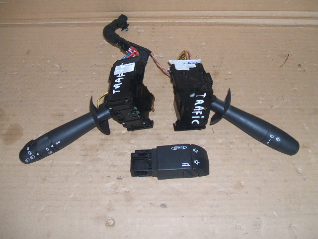 Renault - Trafic - Osob./Tow.- (2001 - 2006) - Wnętrze / Włącznik świateł