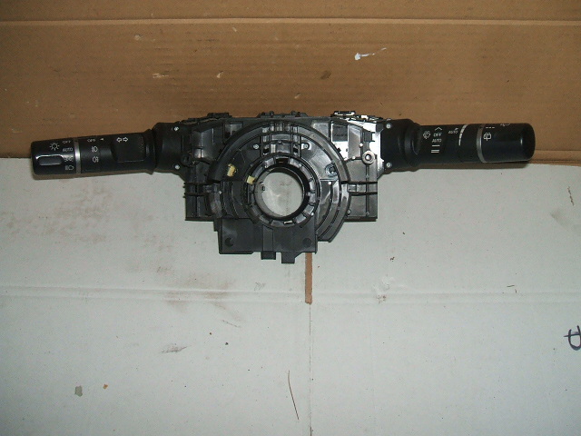 Mazda - 6 - 4 drzwi - (2010 - 2013) - Wnętrze / Włącznik świateł
