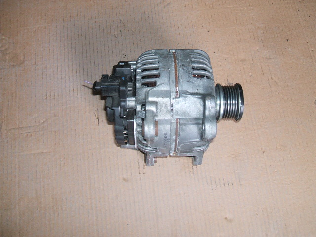 Audi - A4 - Kombi - (2008 - 2012) - Silnik / Alternator