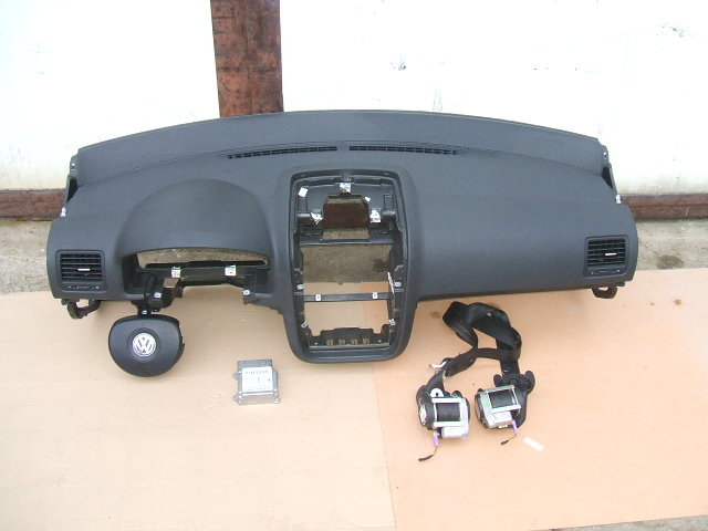 Volkswagen - Golf V - Kombi - (2007 - 2009) - Poduszki / Komplet