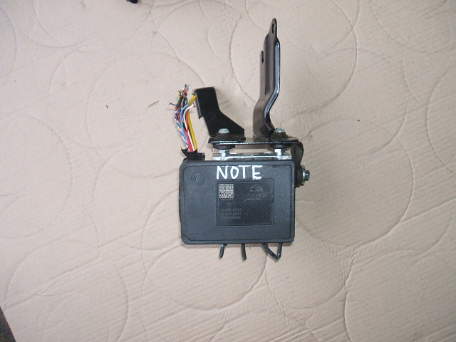 Nissan - Note - (2013-) - Hamulce / Pompa ABS