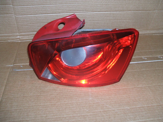 Seat - Ibiza - 3 drzwi - (2012 - 2017) - Oświetlenie / Lampa tylna  prawa
