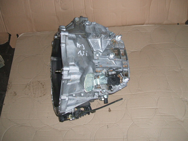 Mazda - 3 - 4 drzwi - (2013 - 2018) - Skrzynia / Ręczna  6-biegowa