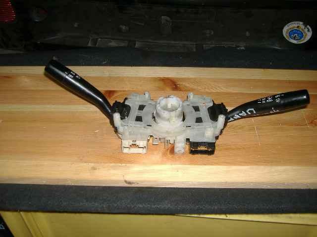 Suzuki - Liana - Kombi - (2001 - 2004) - Wnętrze / Włącznik wycieraczek