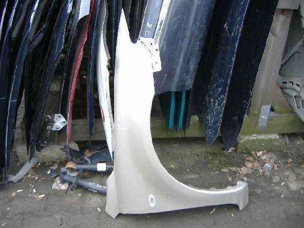 Mazda - 6 - 5 drzwi - (2002 - 2005) - Karoseria / Błotnik przedni prawy