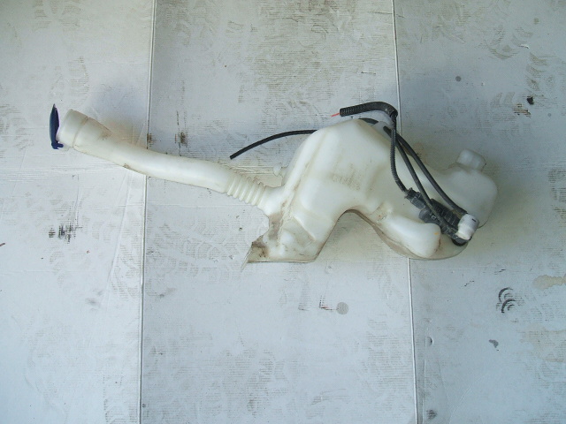 Peugeot - 3008 - (2009 - 2013) - Osprzęt / Zbiorniczek spryskiwaczy