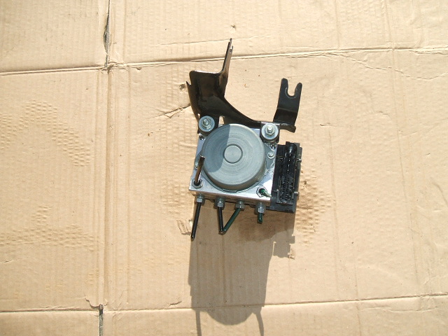 Renault - Modus - (2008 - 2012) - Hamulce / Pompa ABS