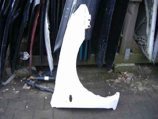 Mazda - 323 C - 3 drzwi - (1994 - 1998) - Karoseria / Błotnik przedni prawy