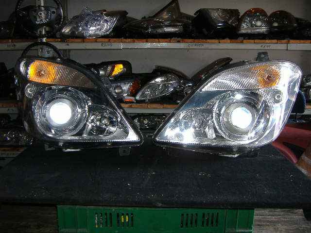 Mercedes-Benz - Sprinter - 309-324 - Osob./Tow.- (2006 - 2013) - Oświetlenie / Lampa przednia  prawa Bixenon