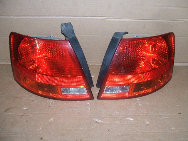 Audi - A4 - Kombi - (2004 - 2008) - Oświetlenie / Lampa tylna lewa