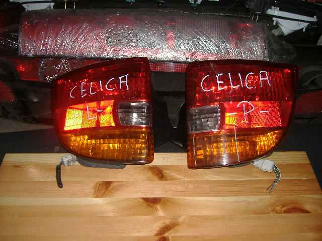 Toyota - Celica - Coupe - (2002 - 2005) - Oświetlenie / Lampa tylna  prawa
