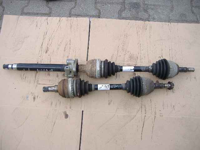 Opel - Astra - H - 3 drzwi - (2007 - 2010) - Napęd / Półoś przednia lewa