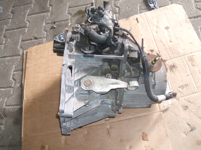 Citroen  - Xsara - 3 drzwi - (2000 - 2003) - Skrzynia / Ręczna  5-biegowa