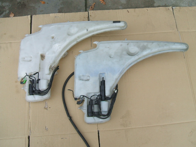 BMW - Seria 1 - E88 - Cabrio - (2008 - 2013) - Osprzęt / Zbiorniczek spryskiwaczy