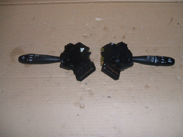 Kia - Rio - 4 drzwi - (2005 - 2010) - Wnętrze / Włącznik świateł