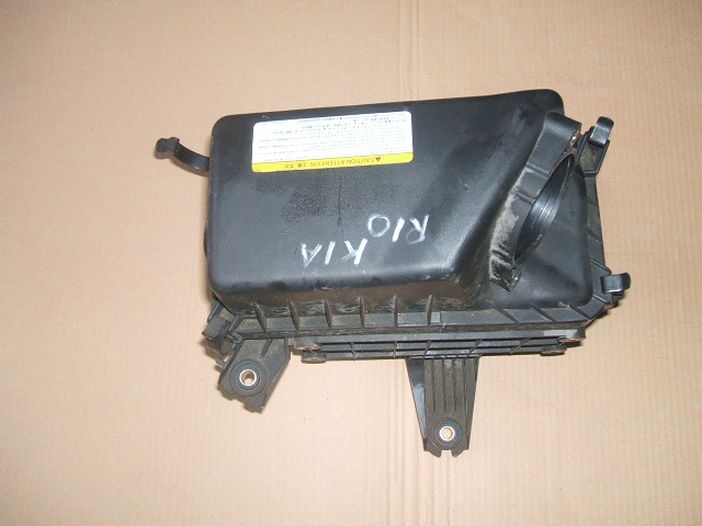 Kia - Rio - 4 drzwi - (2005 - 2010) - Filtry / Obudowa filtra powietrza