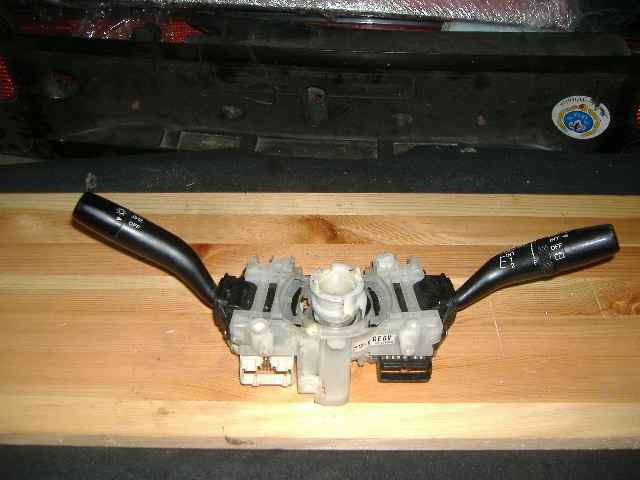 Mazda - MPV - (2003 - 2006) - Wnętrze / Włącznik kierunkowskazów