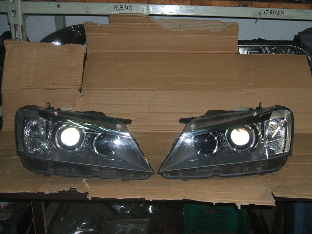 BMW - X3 - (2010 - 2017) - Oświetlenie / Lampa przednia  prawa Bixenon