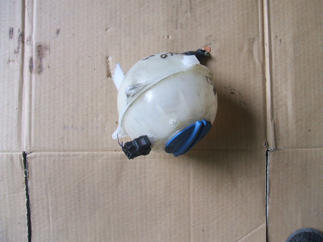 Volkswagen - Polo - 3 drzwi - (2009 - 2014) - Układ chłodzenia / Zbiorniczek wyrównawczy