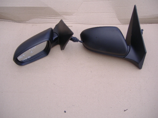 Hyundai - i20 - 5 drzwi - (2014-) - Lusterka / Lewe ręczne wewnętrznie regulowane