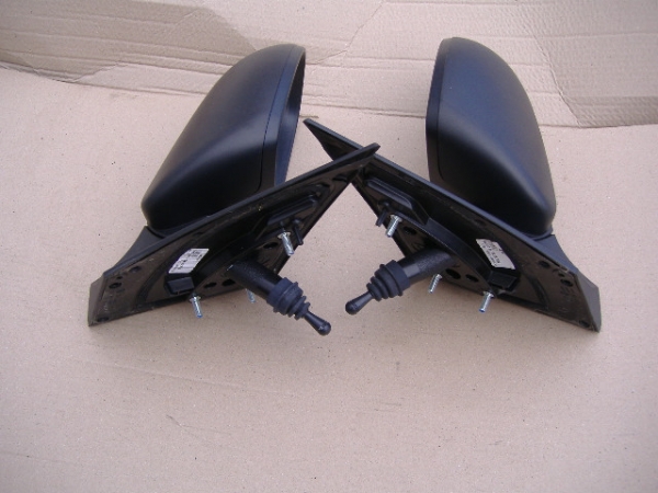 Hyundai - i20 - 5 drzwi - (2014-) - Lusterka / Lewe ręczne wewnętrznie regulowane